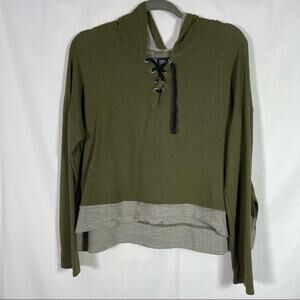 Rue 21, Long Sleeve Cropped shirt, Size XL. Good used condition!